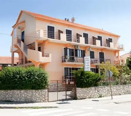 Pansion Maria Bed & Breakfast Zara