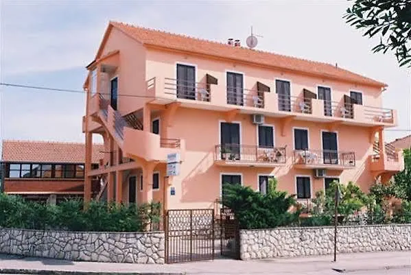 Bed and breakfast Pansion Maria Zadar