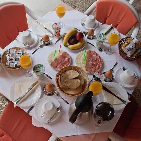 玛丽亚膳食公寓 住宿加早餐酒店 3*